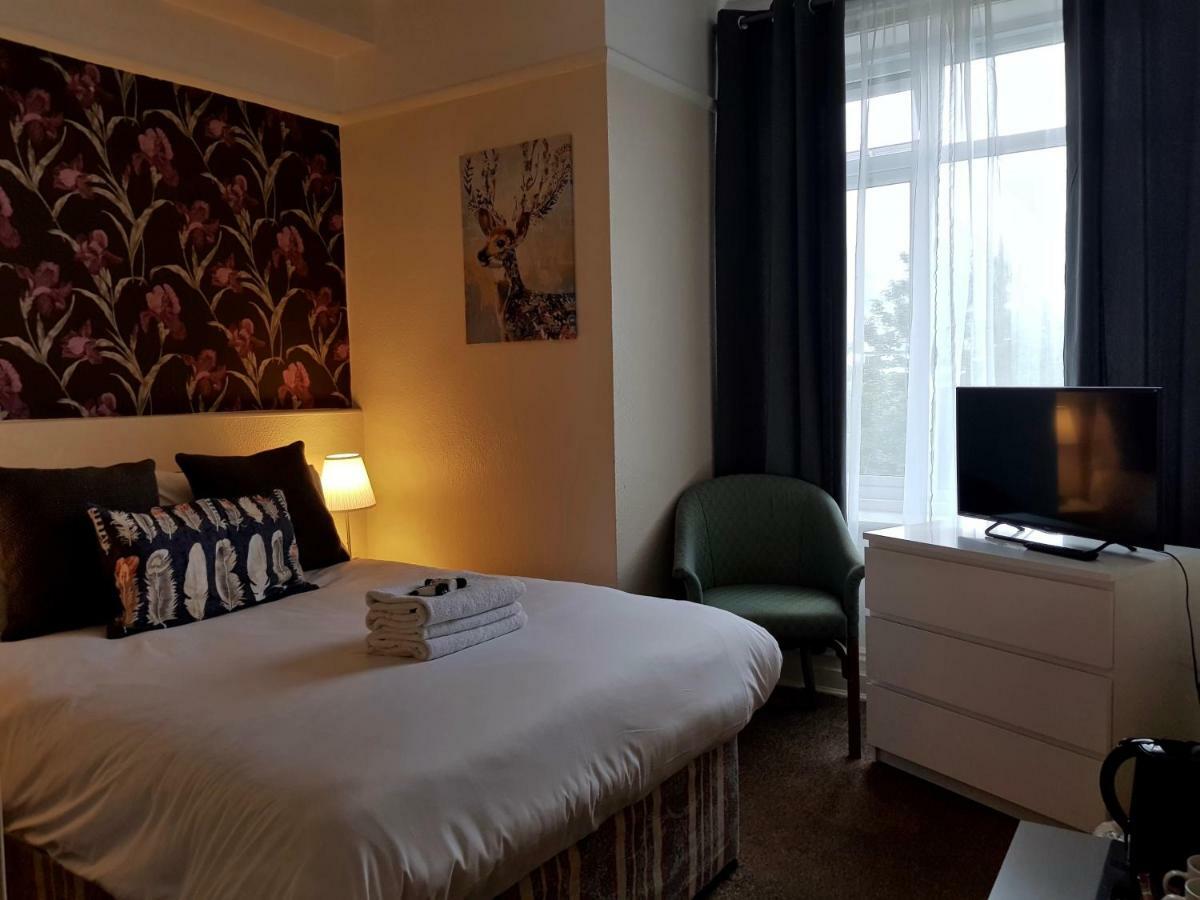 Newbury Hotel Борнмът Екстериор снимка