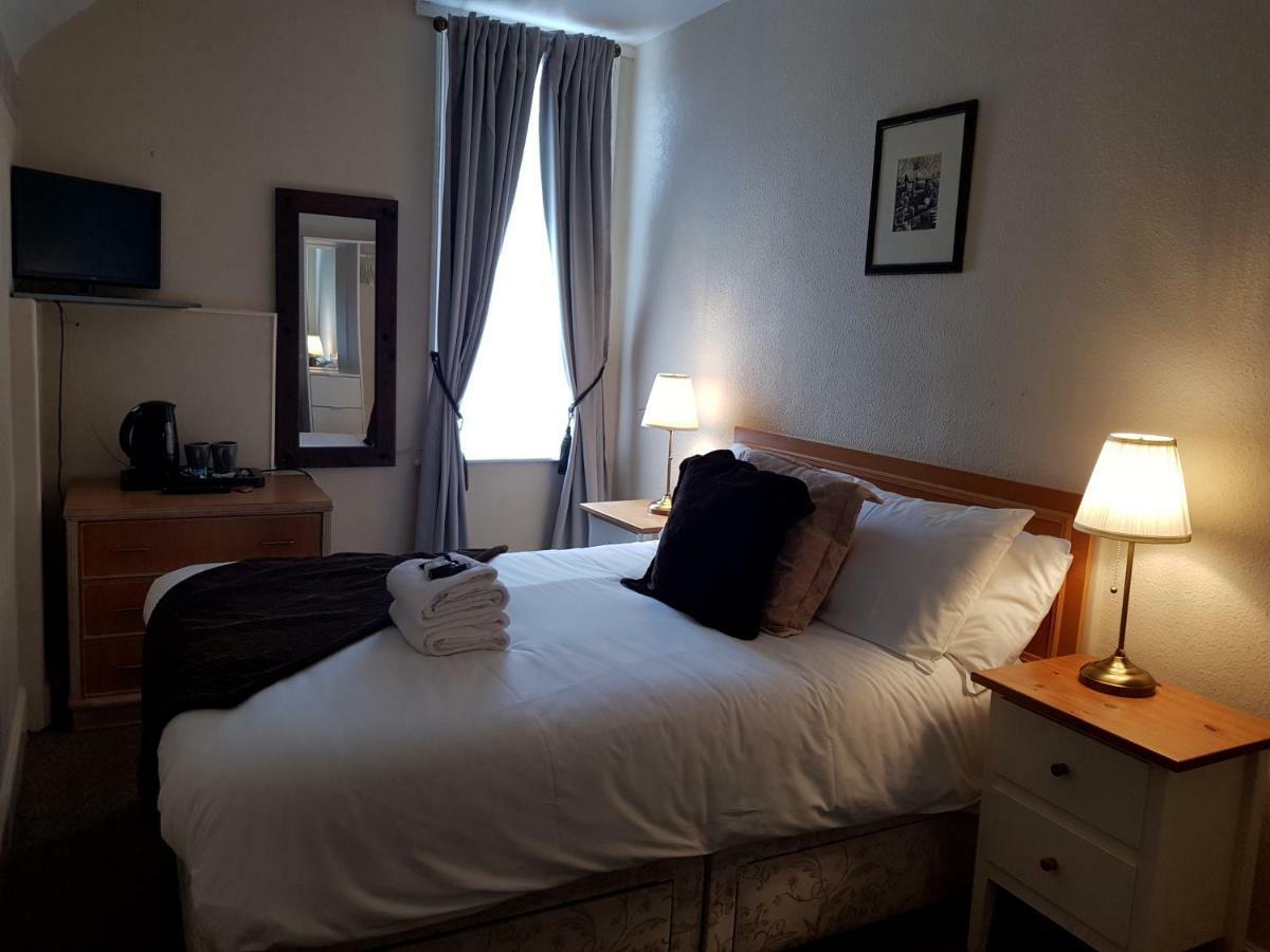 Newbury Hotel Борнмът Екстериор снимка